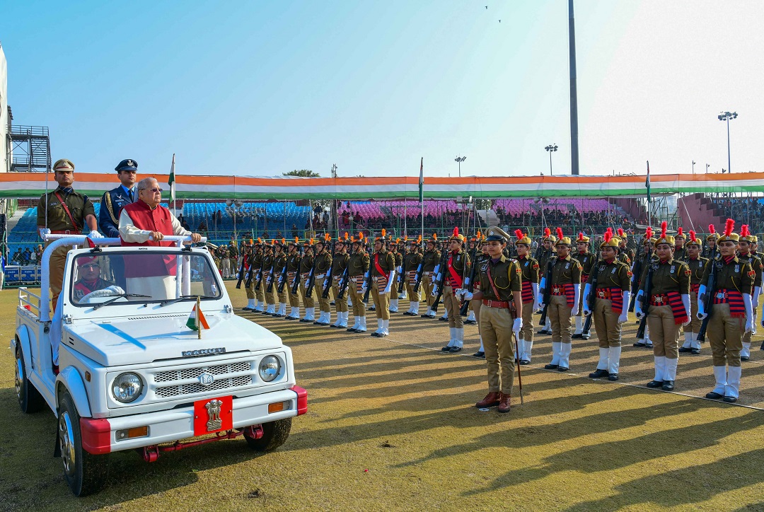 Hon'ble Governor inspcted  Guard of Honor on Republic Day.