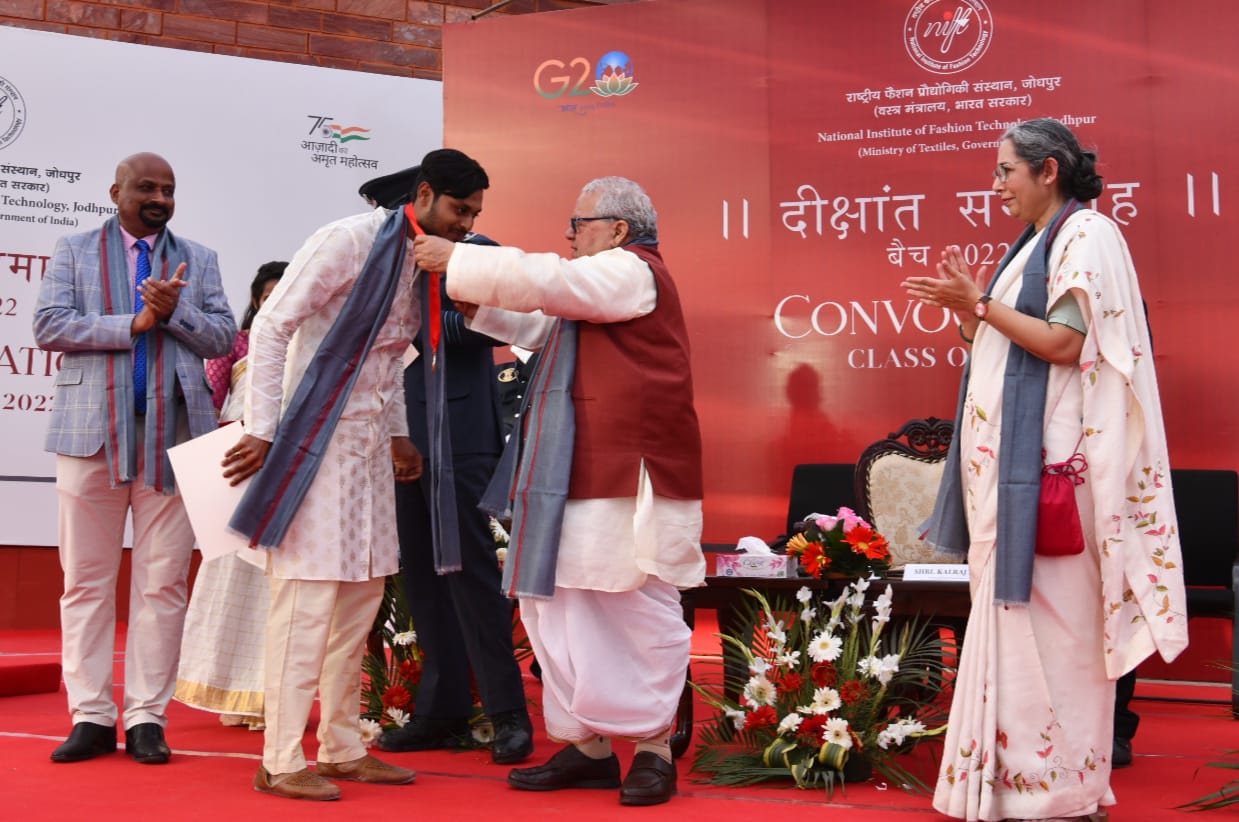 Hon'ble Governor presiding over convocation of National Institute of Fashion Technology, Jodhpur.