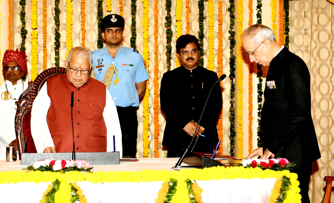 Hon'ble Governor Shri Kalraj Mishra administered oath of office to Shri Mohan lal Lather, State Chief Information Commissioner
