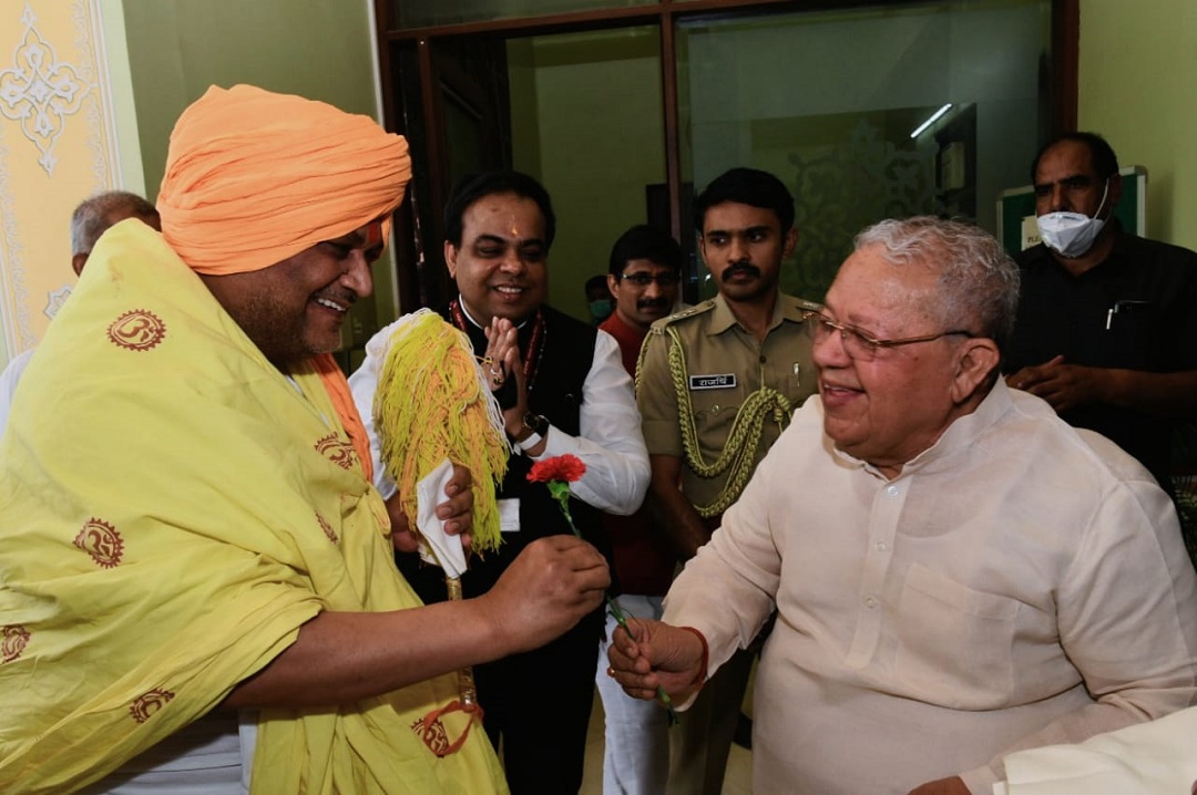 Hon'ble Governor meets Swami Gurvanand Ji Maharaj at Raj Bhawan