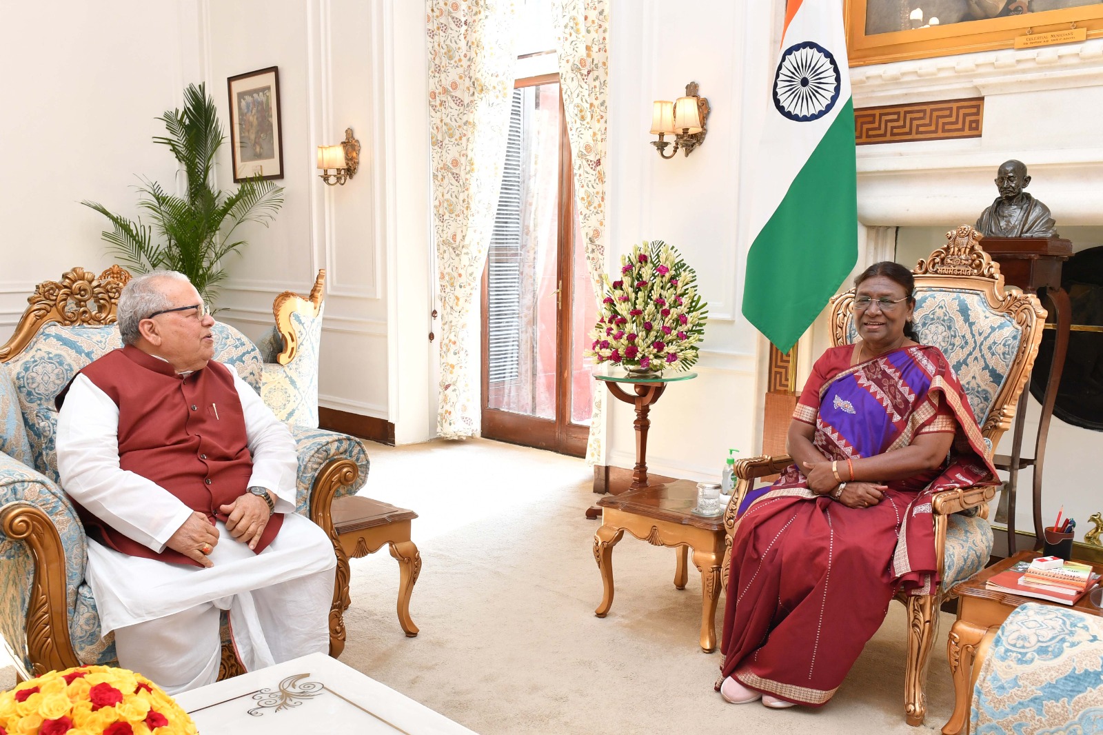 Hon'ble Governor called on Hon'ble President of India at Rashtrapati Bhawan, Jaipur.