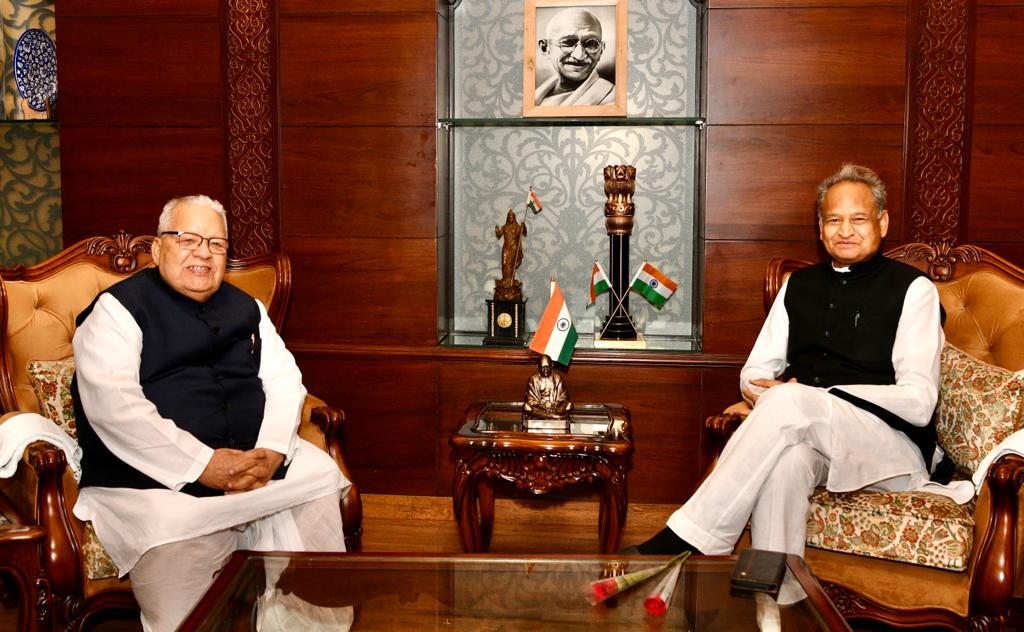 Hon'ble Chief Minister  meets Hon'ble Governor of Rajasthan at Raj Bhawan