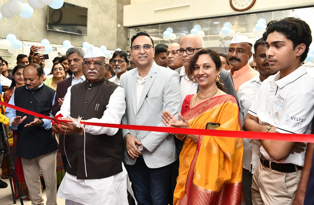 Hon'ble Governor Shri Haribhau Bagde inaugurates the Knee Replacement Robotic Surgery Machine at Century Multi Specialty Hospital, Chhatrapati Sambhaji Nagar. Emphasizing the spirit of service, the Governor calls for dedicated work towards alleviating human suffering.