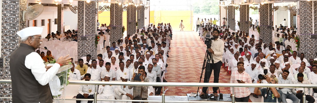 Hon'ble Governor addresses the Golden Jubilee Festival of Govardhan Milk Cooperative Society at Maharshtra