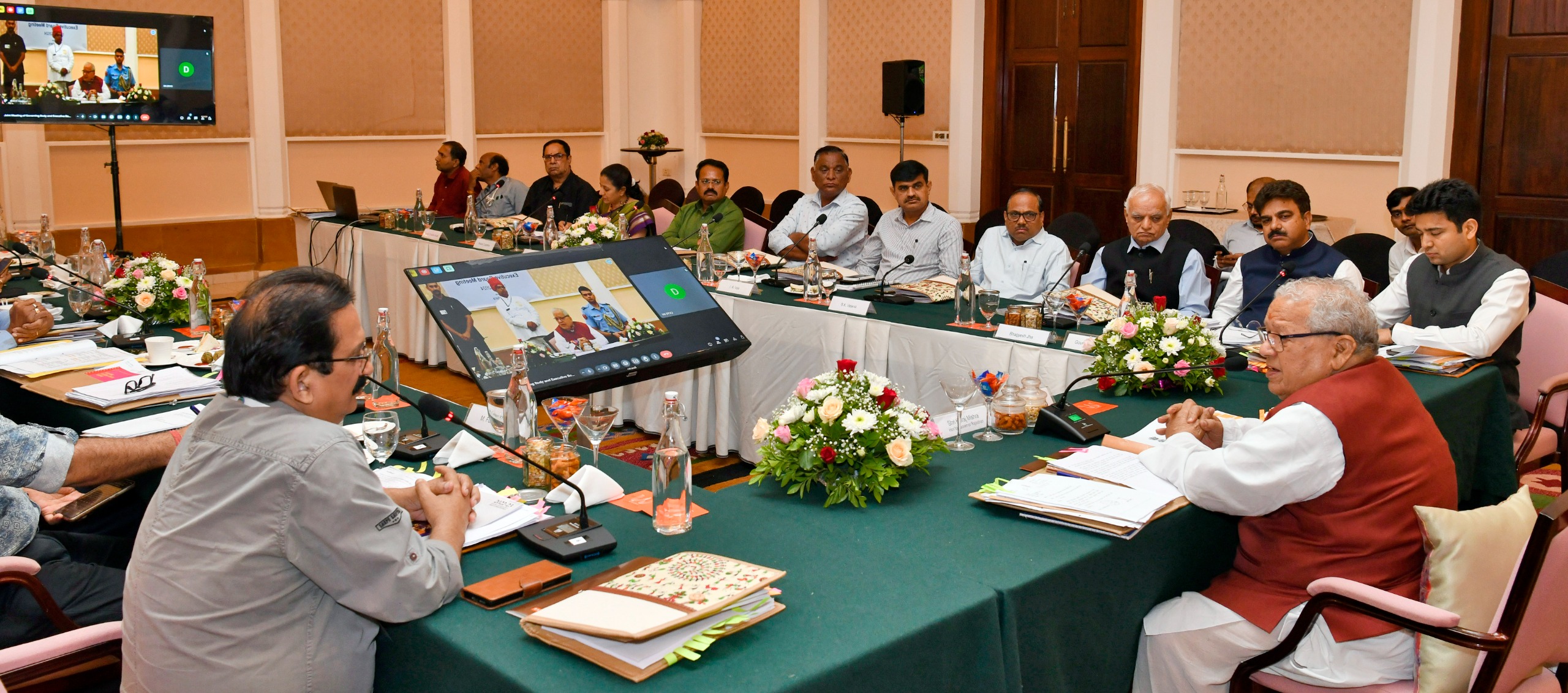 Hon'ble Governor has chaired Joint Meeting of Executive  Board and Governing Board of WZCC at Gujrat 