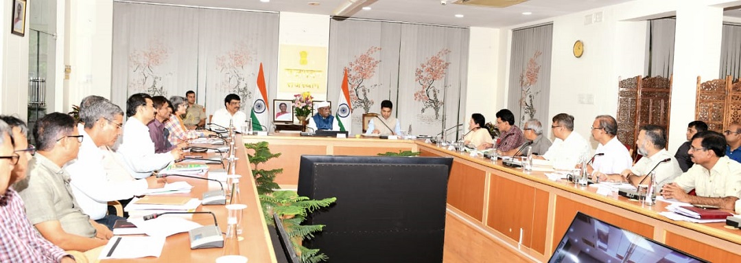 Hon'ble Governor has chaied a Meeting with Officers from Various Department.