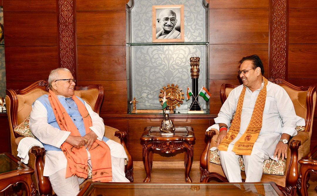 Hon'ble Chief Minister, Rajasthan meets Hon'ble Governor at Raj Bhawan. 