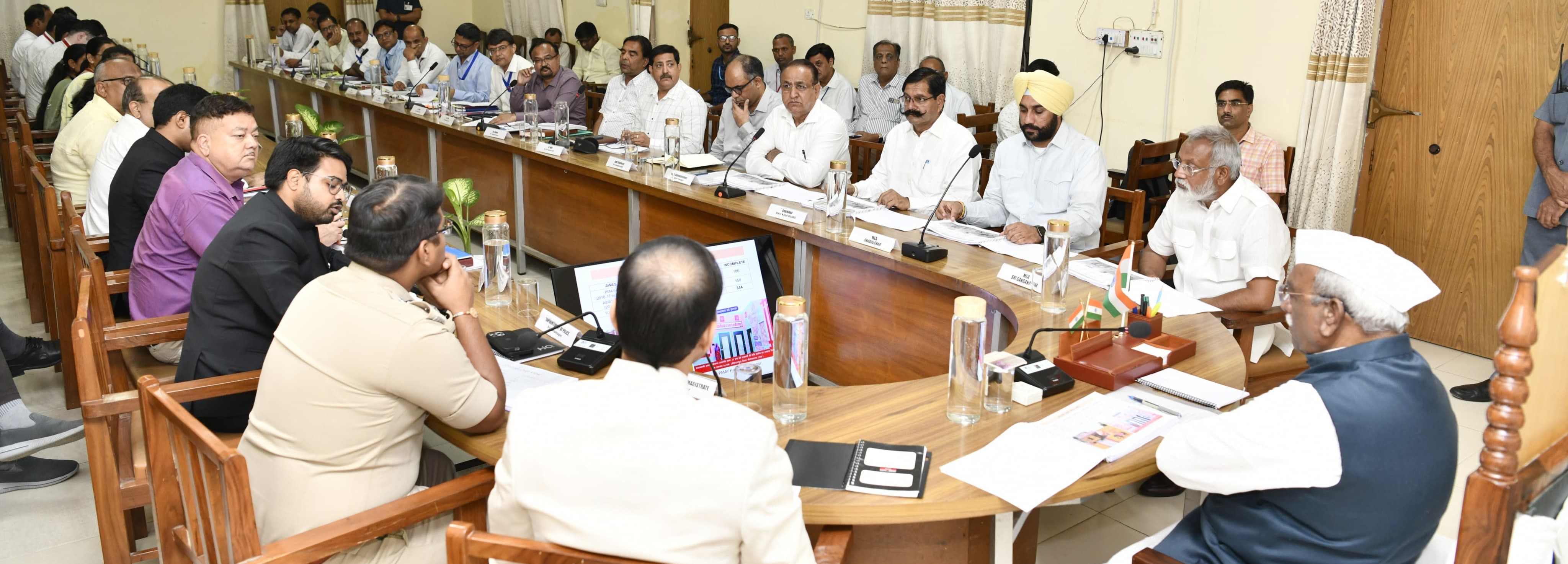 Hon'ble Governor  during a meeting with district-level officials at the Sriganganagar Collectorate, emphasized the importance of ensuring that the benefits of Central and State Government welfare schemes reach all eligible individuals. 