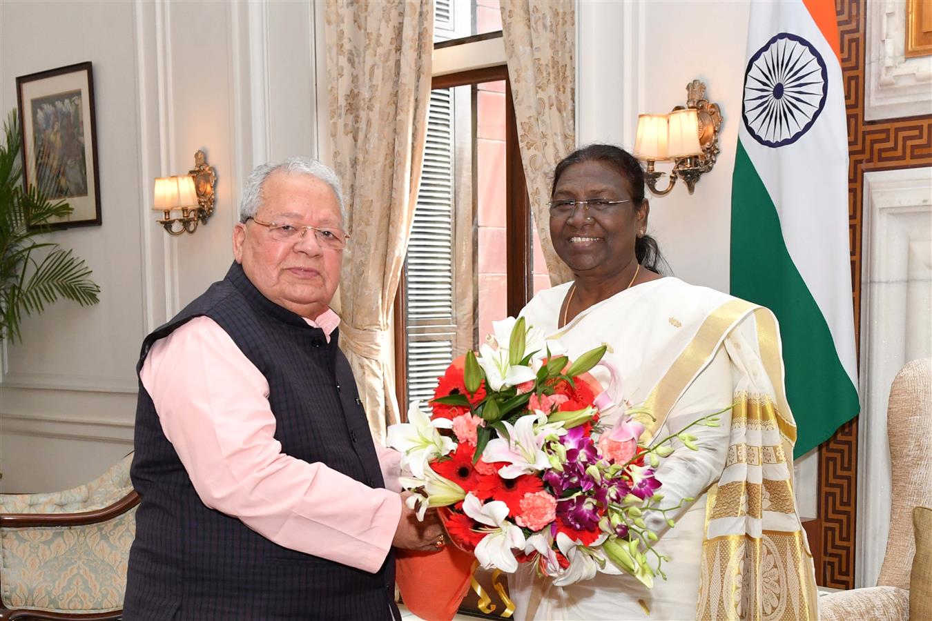 Hon'ble Governor meets Hon'ble President of India