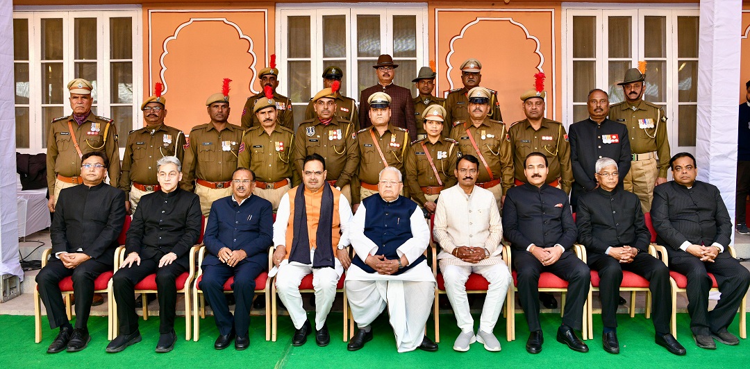 Hon'ble Governor with Awardees on Republic Day.