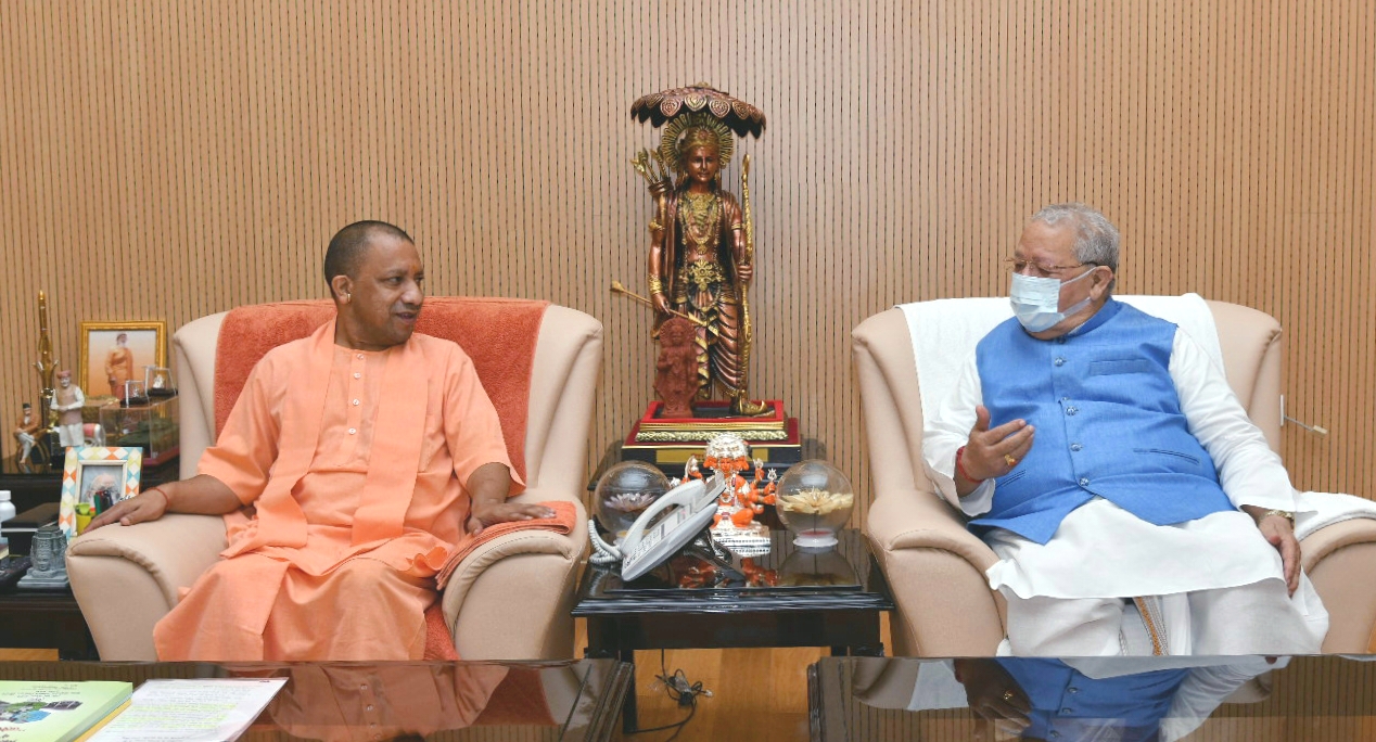 Hon'ble Governor meets Hon'ble Chief Minister of Uttar Pradesh at Lucknow