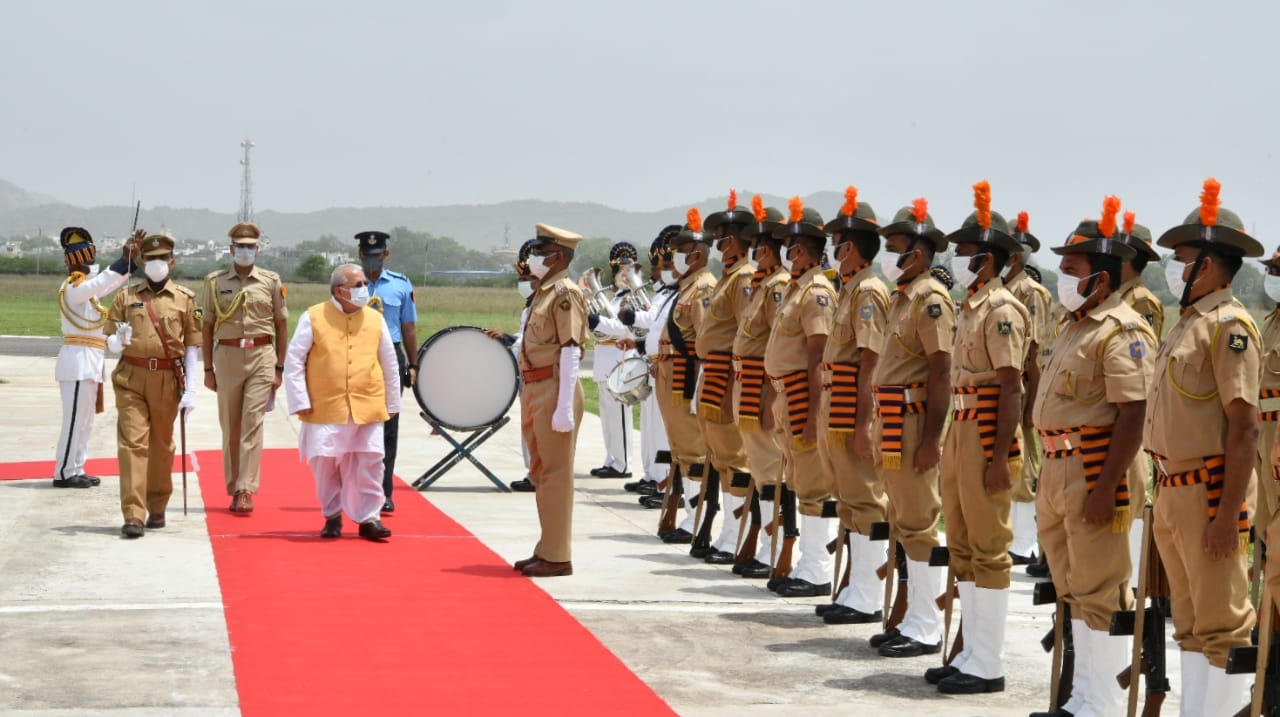 Hon'ble Governor inspecting guard of honor on the arrival at at Mt. Abu   