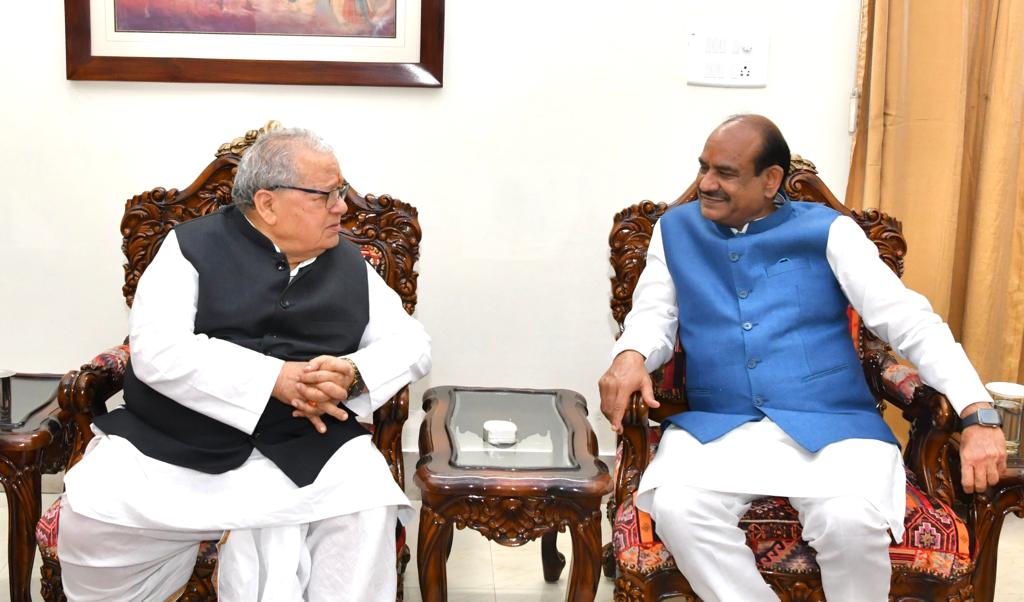 Hon'ble Speaker of Lok sabha meets Hon'ble Governor at Raj Bhawan