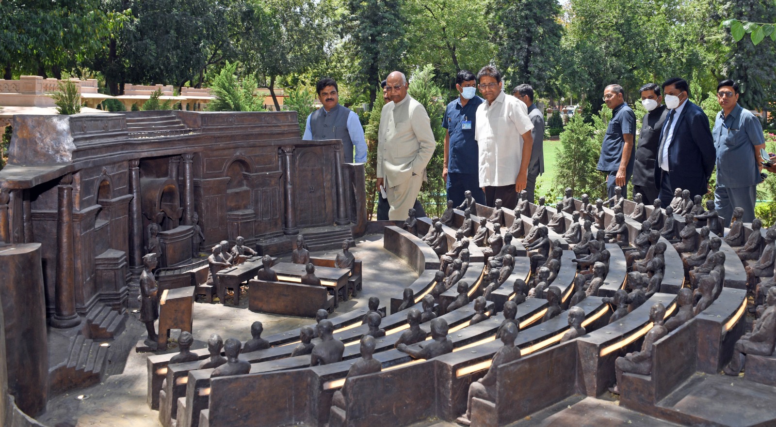 Hon'ble Former President of India Shri Ram Nath Kovind visited Constitution Park at Raj Bhawan, Jaipur 