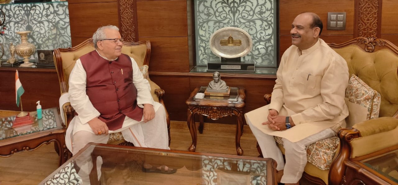 Hon'ble Speaker of Loksabha meets Hon'ble Governor at Raj Bhawan