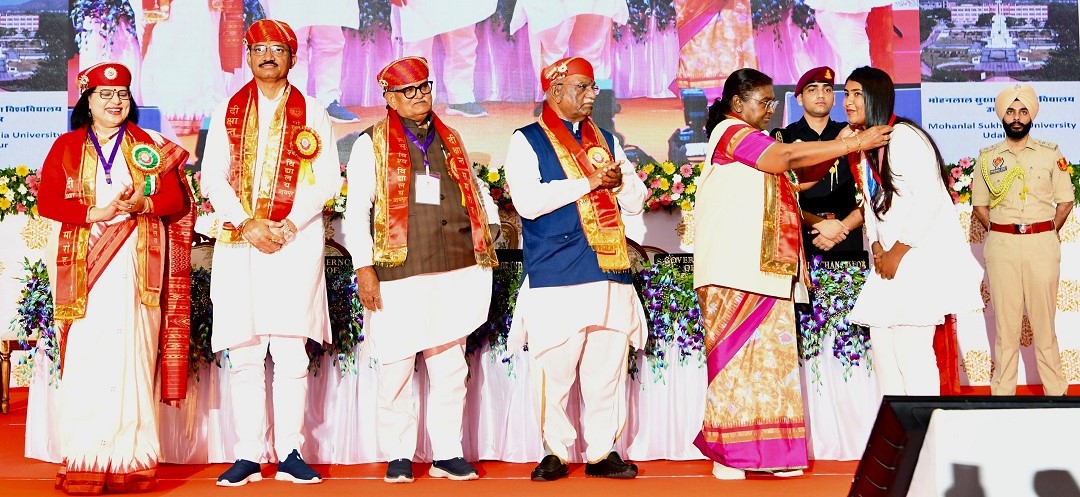 Hon'ble President of India and Hon'ble Governor presided over 32 Convocation of MLSU, Udaipur