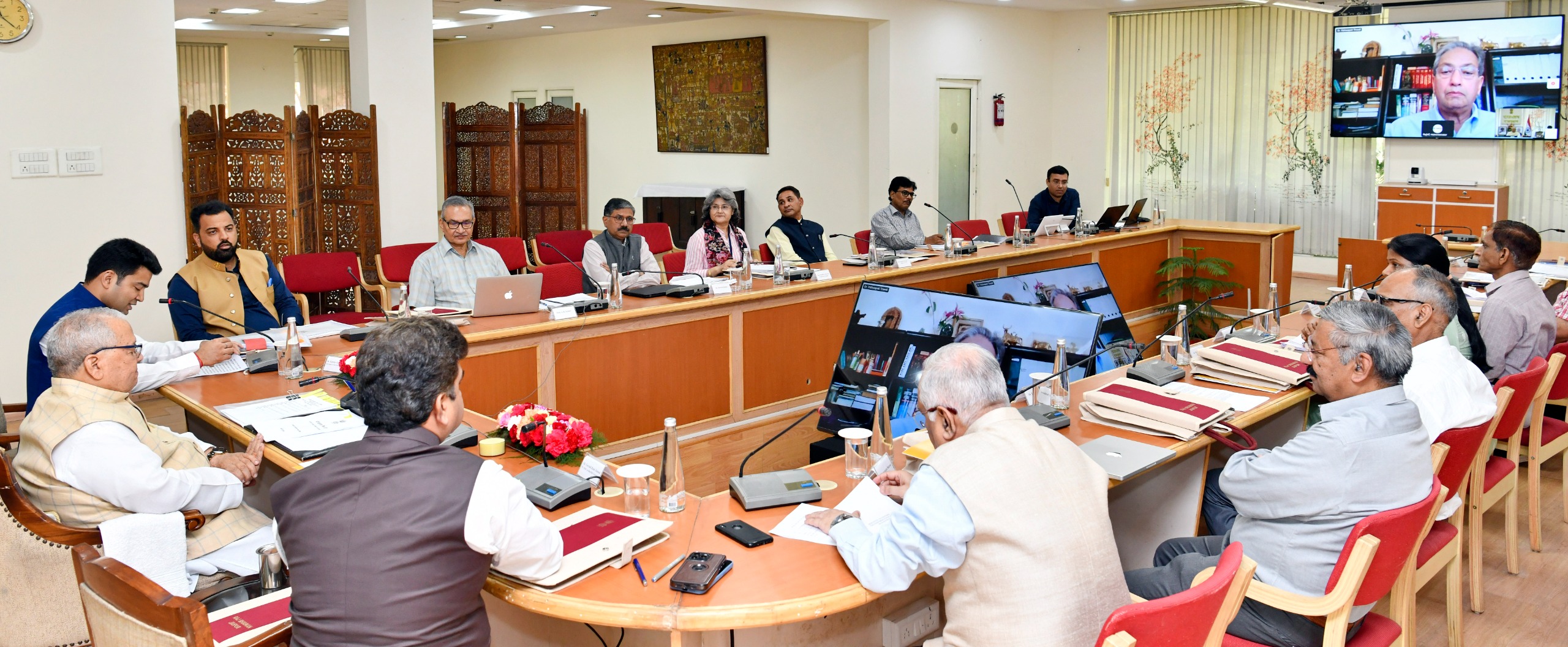 Hon'ble Governor chaired meeting of Governor's Advisory Board at Raj Bhawan, Jaipur.