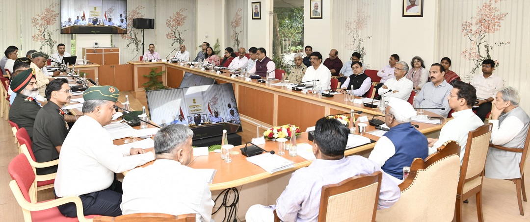 Hon’ble Governor addressed the 17th meeting of the Rajya Sainik Board, emphasizing that appropriate proposals should be developed on issues concerning ex-servicemen and their families. He assured that suitable decisions would be taken on matters related to finance, personnel, and state, and urged other departments to work effectively in this regard."