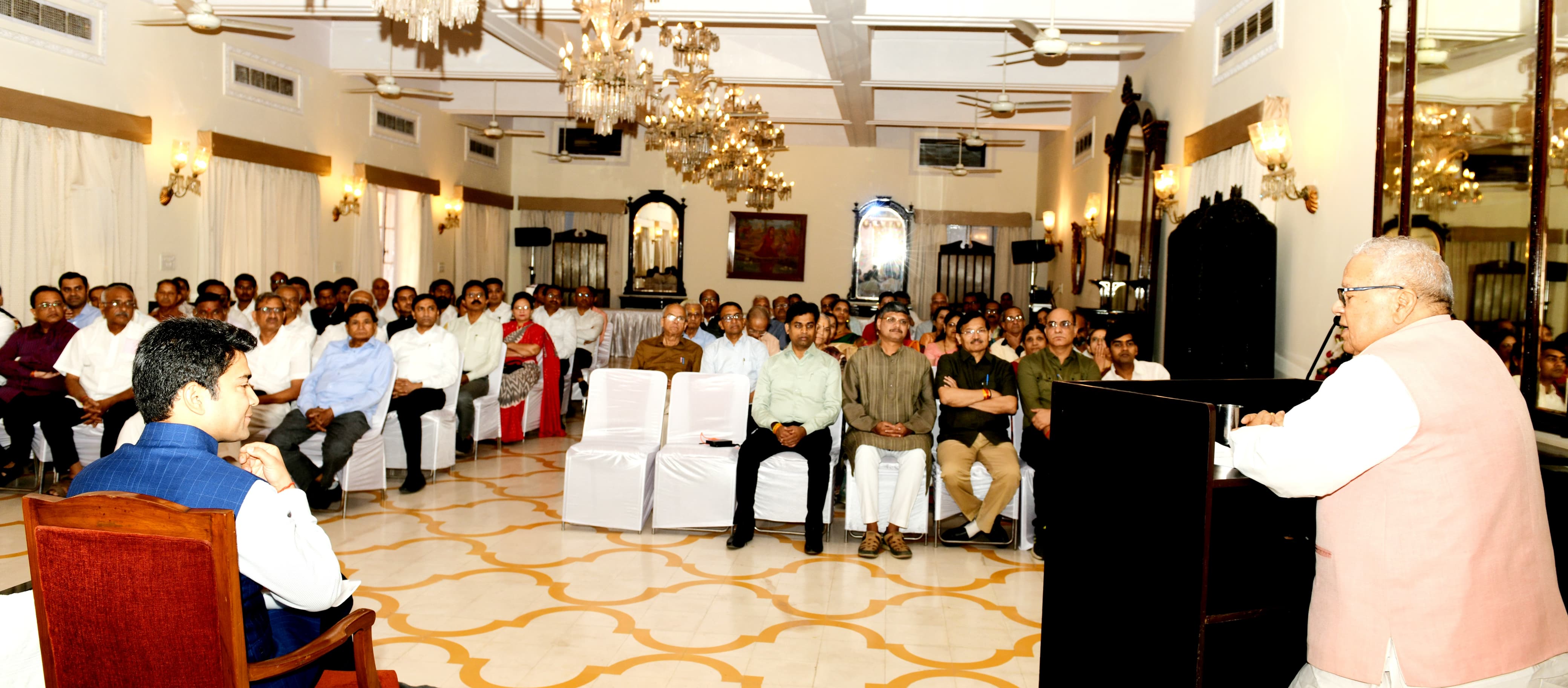 Hon'ble Governor addressing Commemoration of Foundation Day of Gujrat and Maharahstra at Raj Bhawan, Jaipur.
